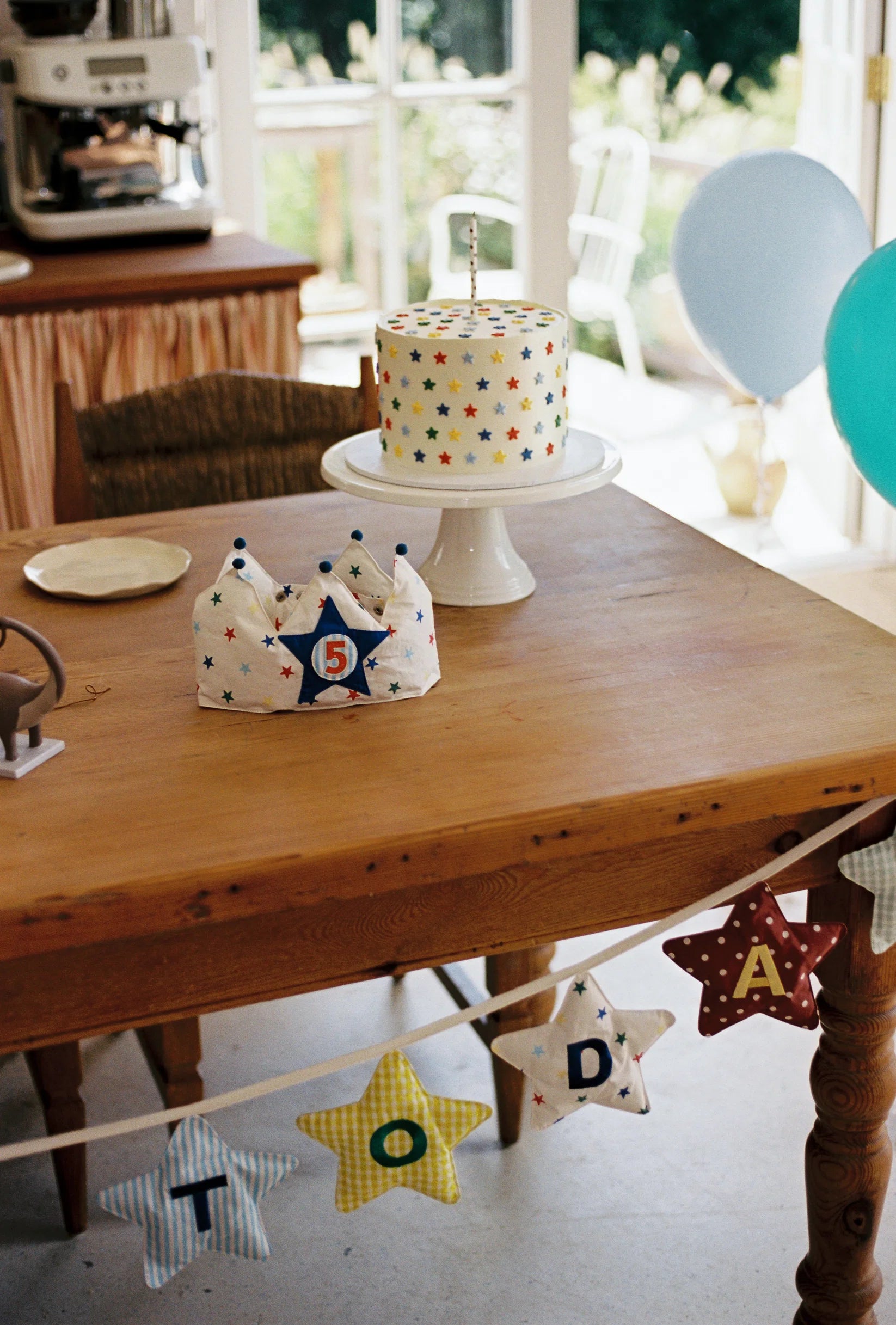 The Wholesome Store - Birthday Crown Stars