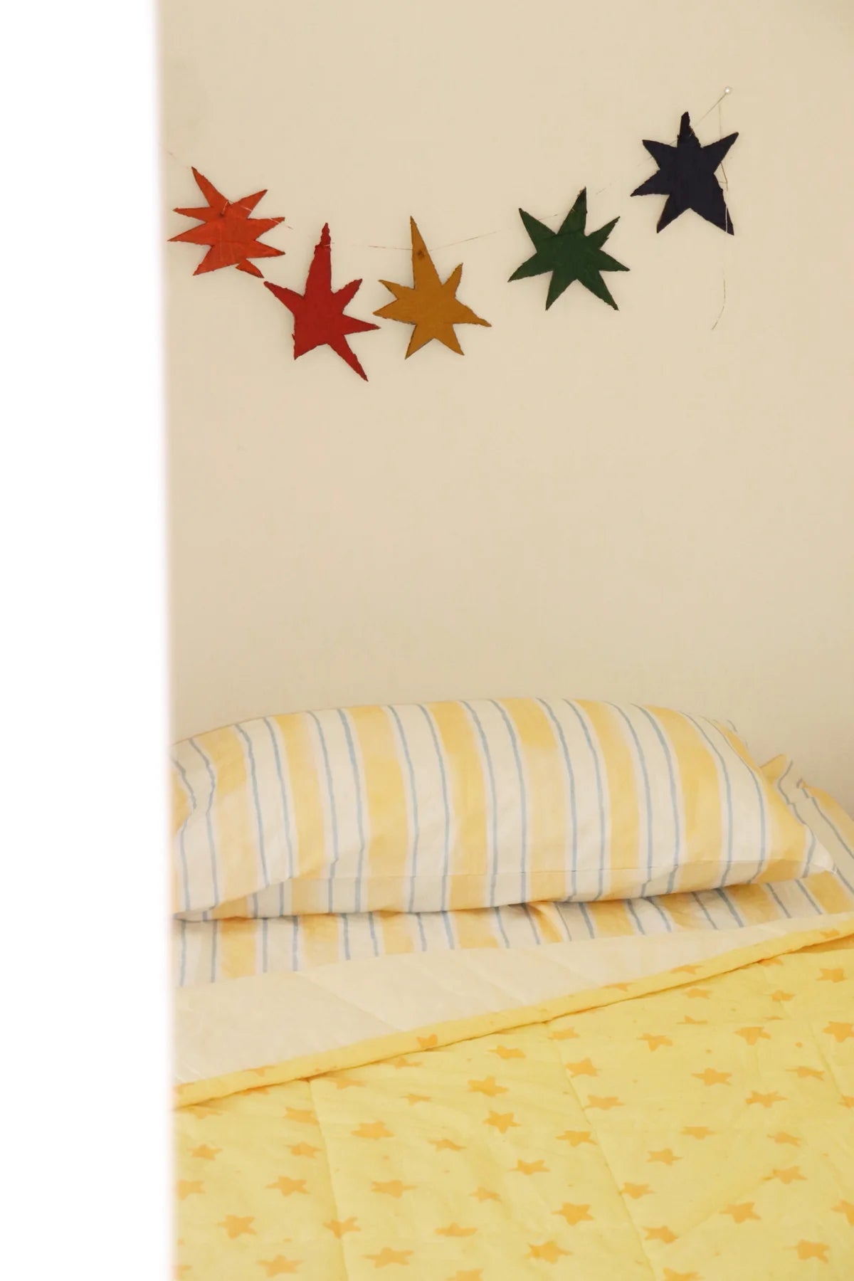 PRE-ORDER Play Linen - Star Sprinkle Reversible Quilt Cot