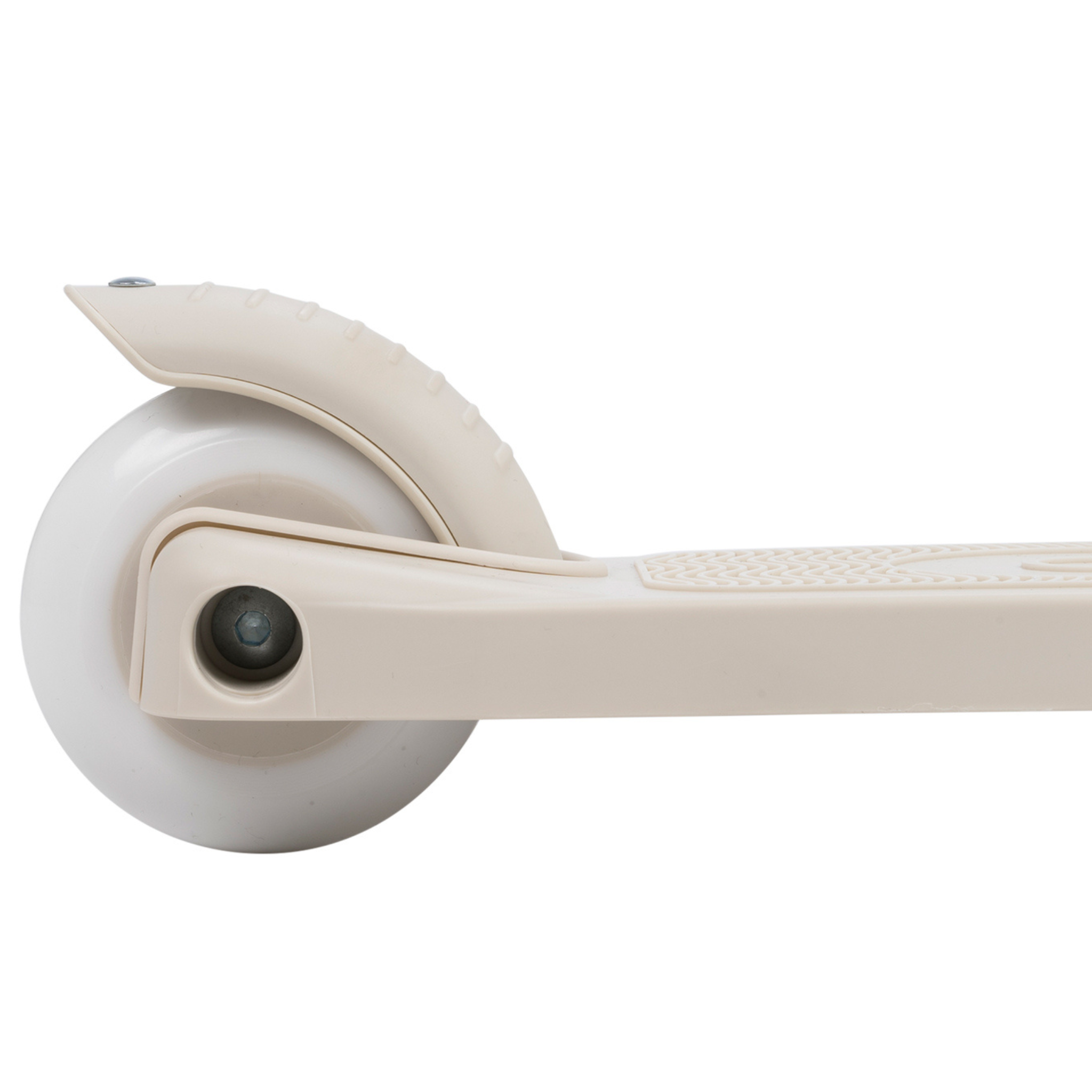 Close-up of the Banwood Eco Scooter Ivory's rear wheel and deck, made from recycled plastic. The wheel has a small fender with an integrated brake, and the deck showcases a textured surface for better grip. Manufactured by BANWOOD.