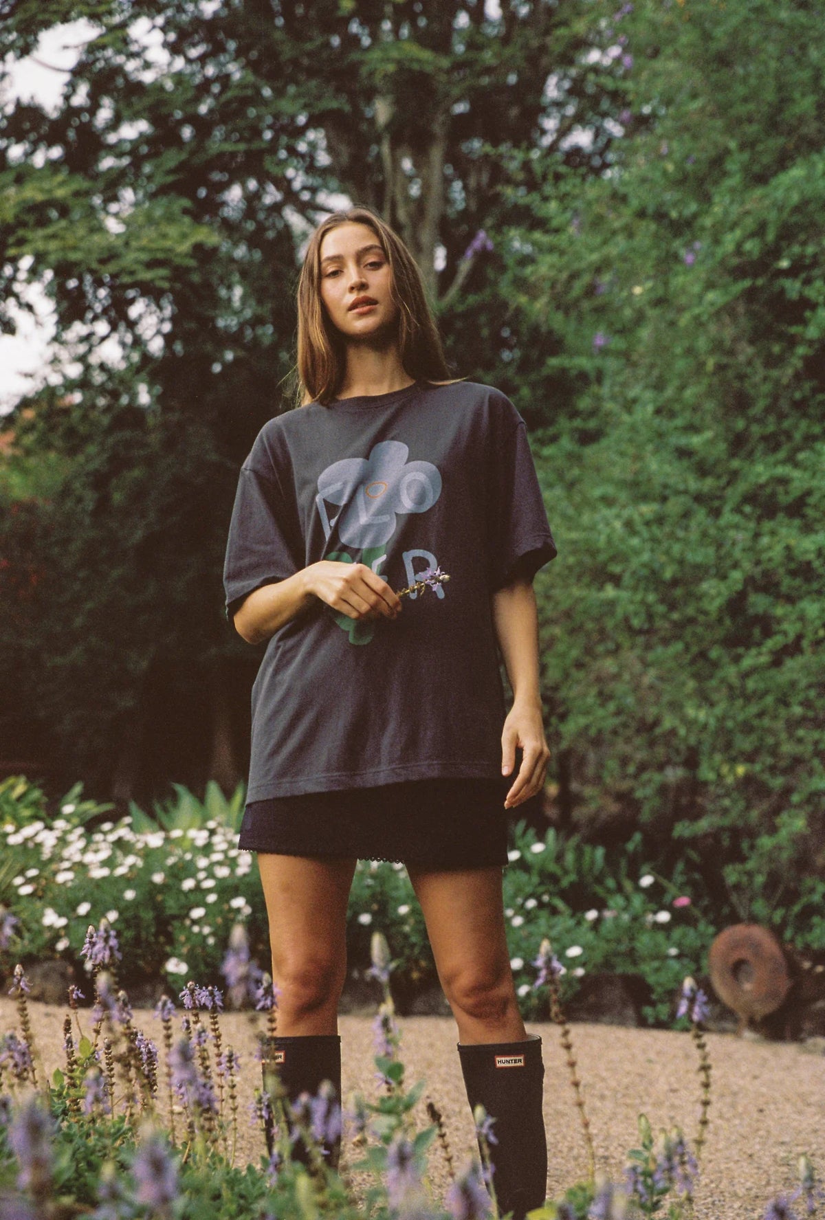 Juni - Women’s Bloom Tee Washed Black