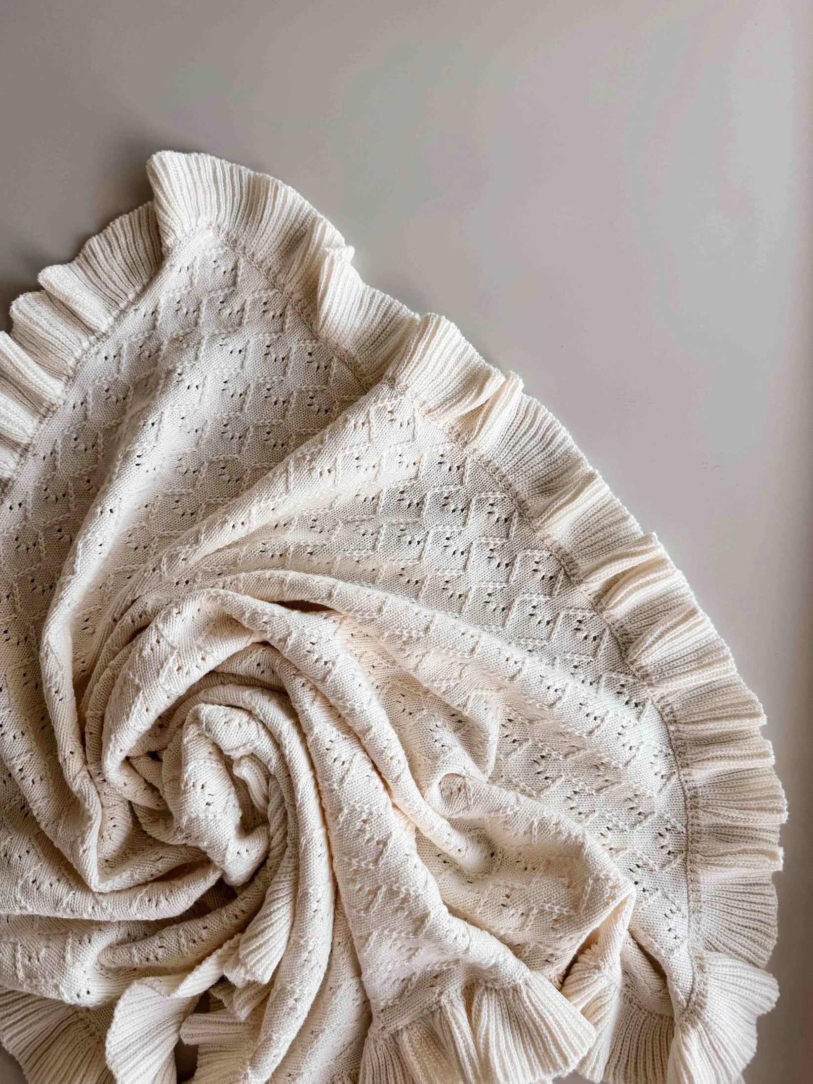 Freckles the Label - Mila Pointelle Frill Blanket Snow