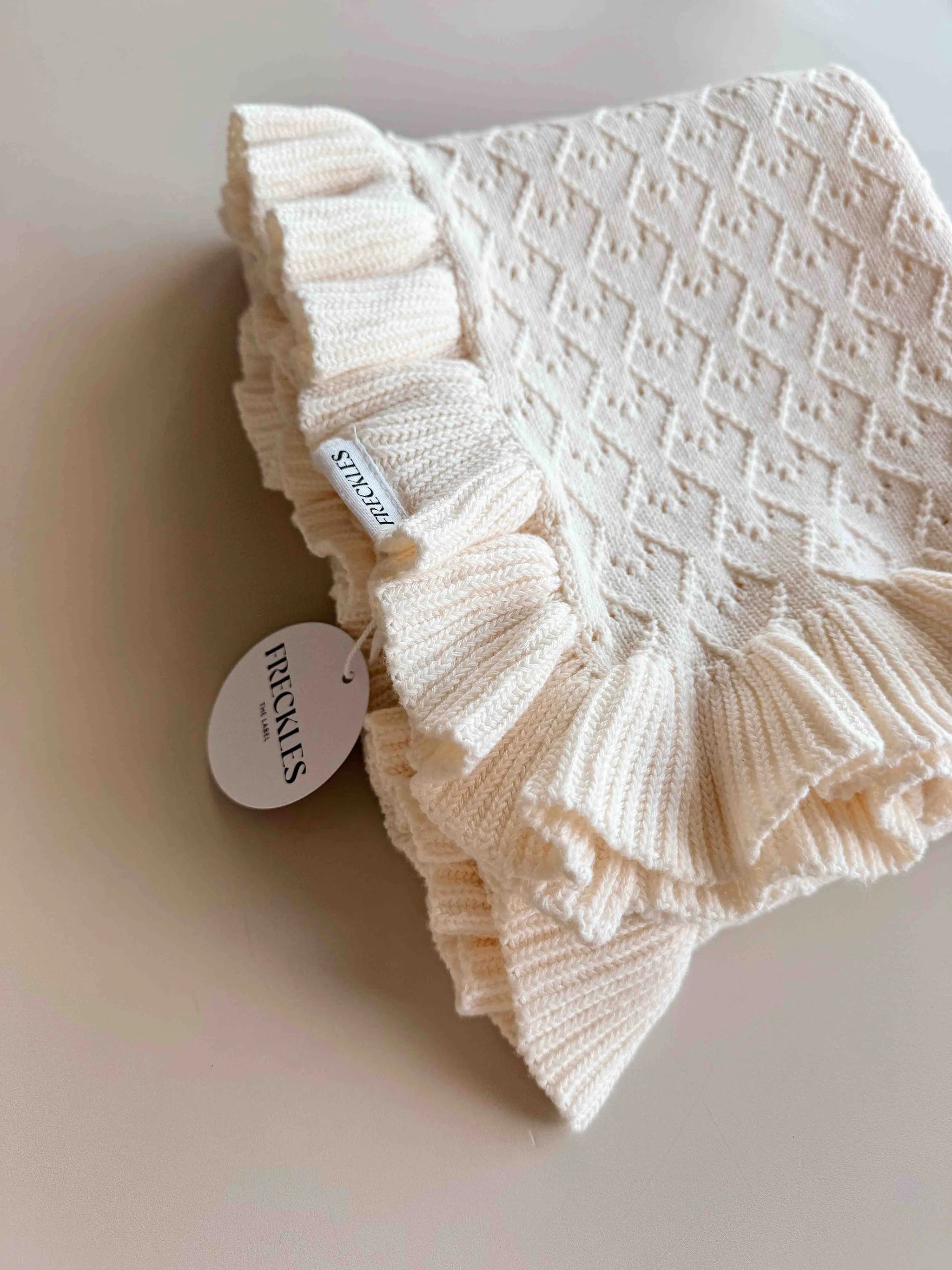 Freckles the Label - Mila Pointelle Frill Blanket Snow