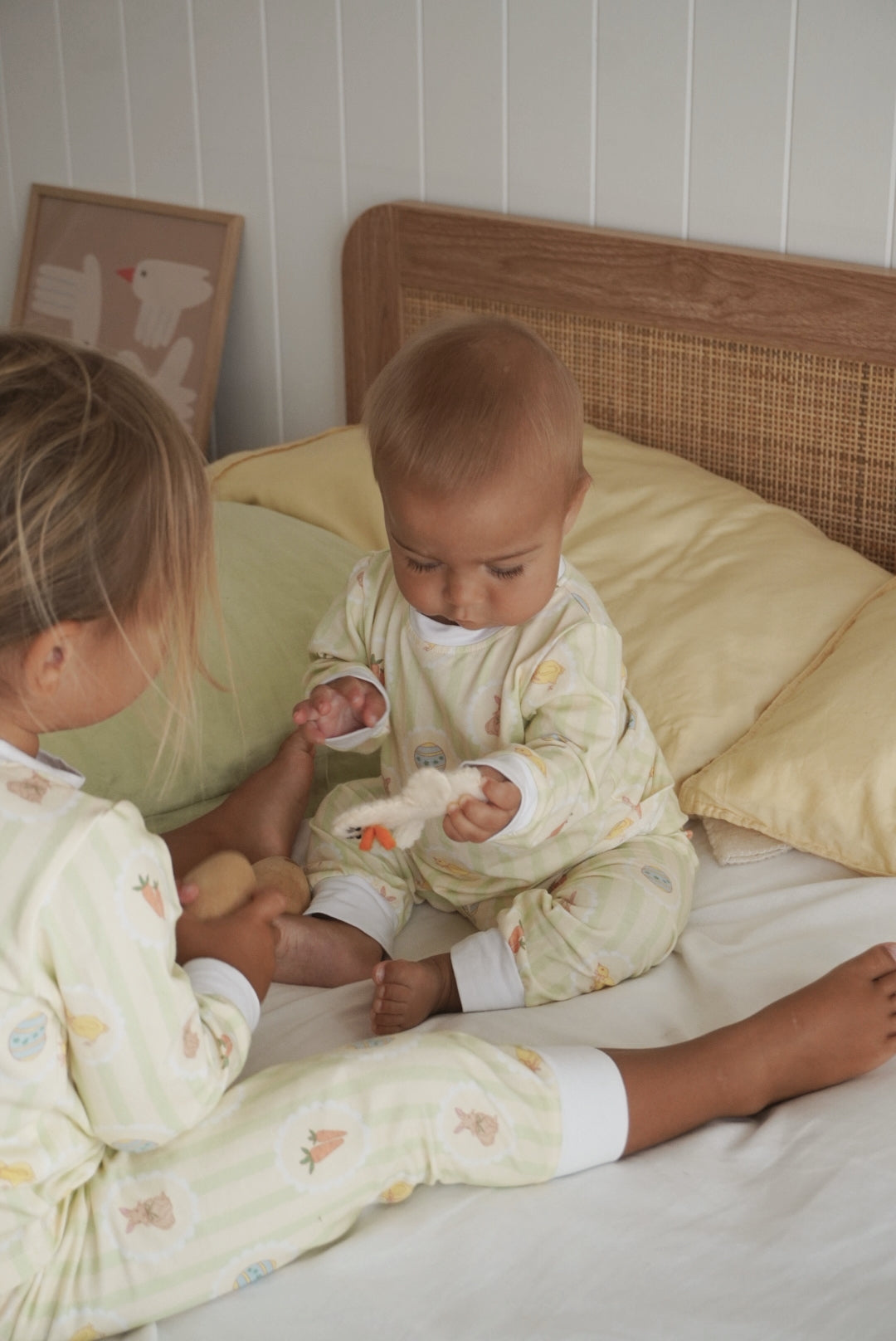 Bay Kids - Kids Sleepwear Set Carrot Patch Stripe