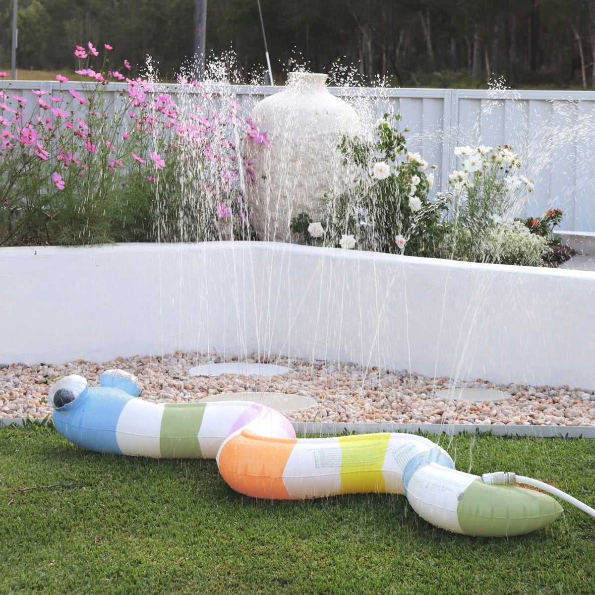 SUNNYLIFE - Inflatable Snake Sprinkler