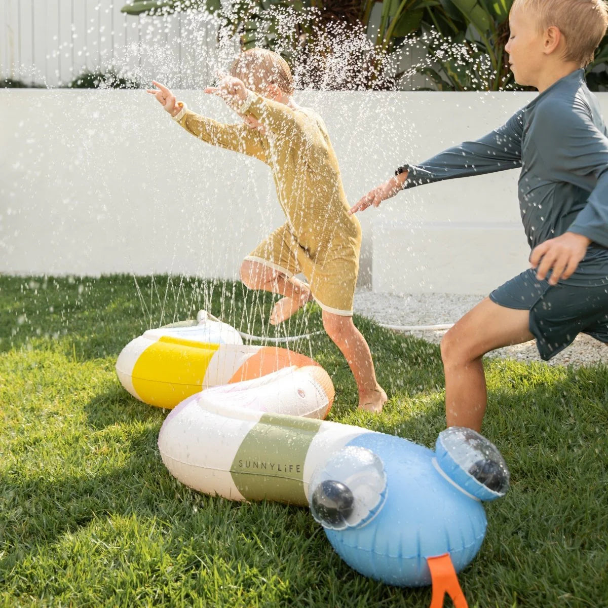 SUNNYLIFE - Inflatable Snake Sprinkler