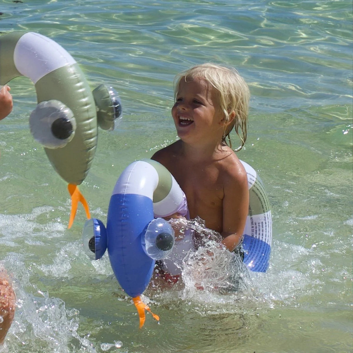 SUNNYLIFE - Kids Inflatable Noodle Into the Wild (Set of 2)
