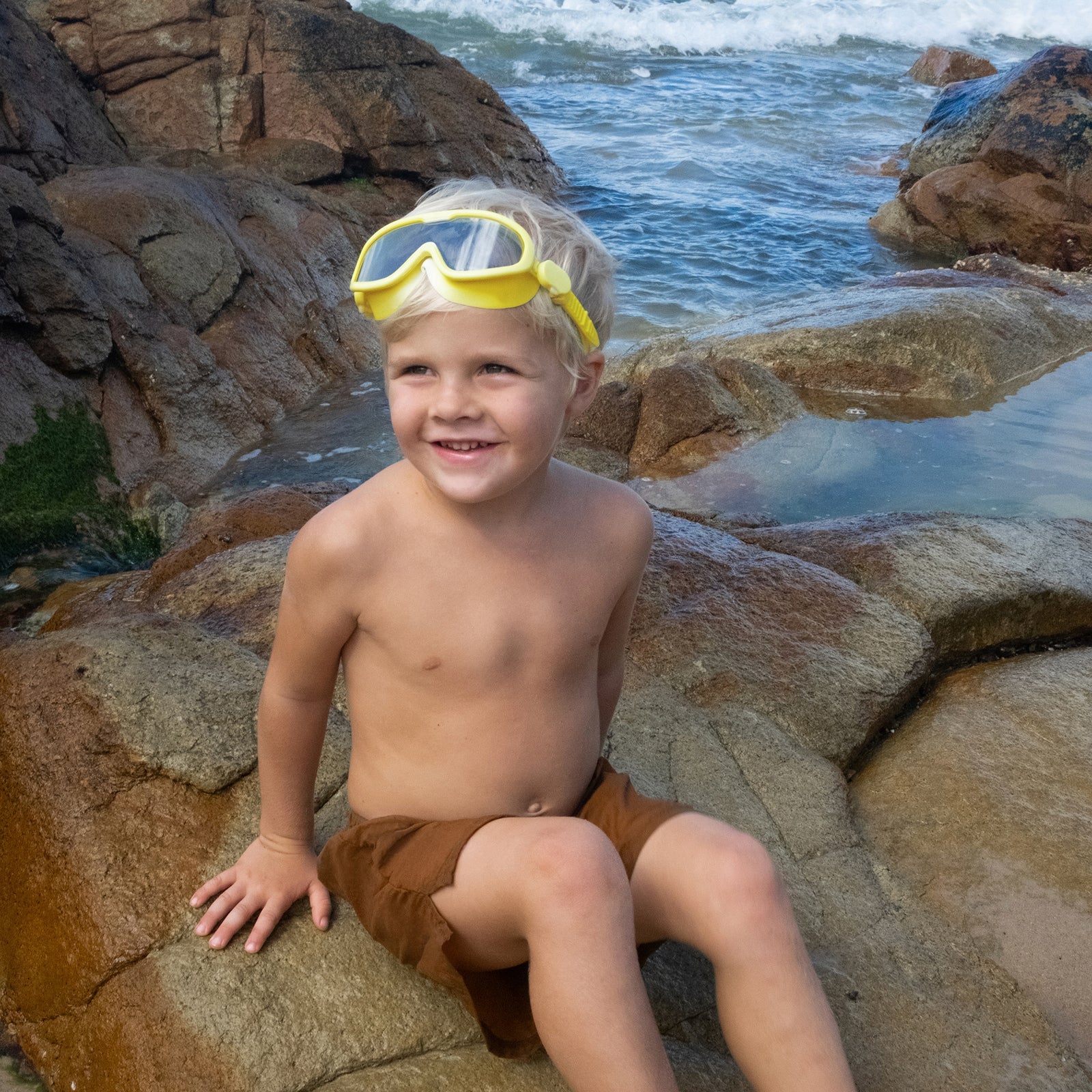 SUNNYLIFE - Kids Swim Mask Salty the Shark Neon Yellow