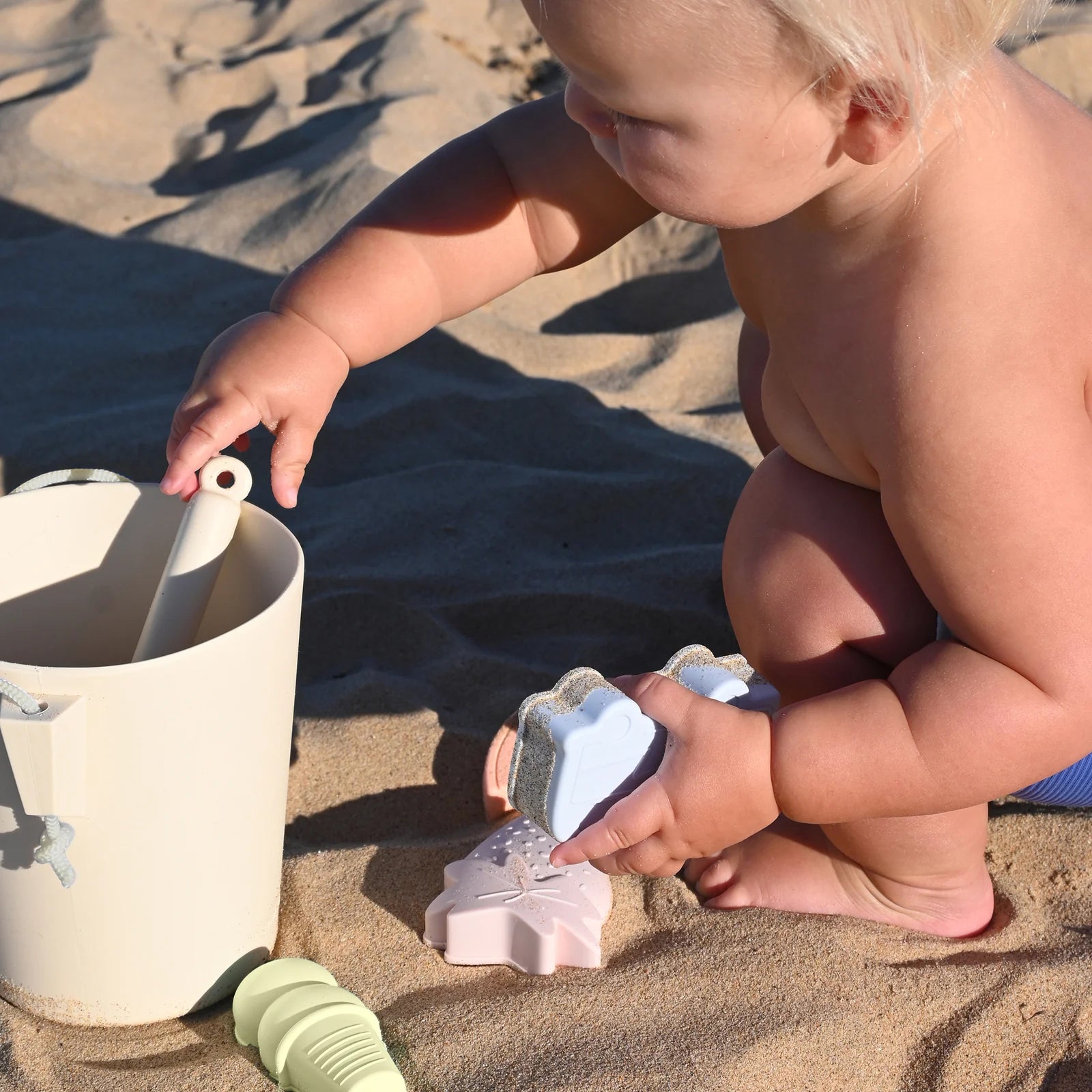 SUNNYLIFE - Silicone Bucket & Spade Set