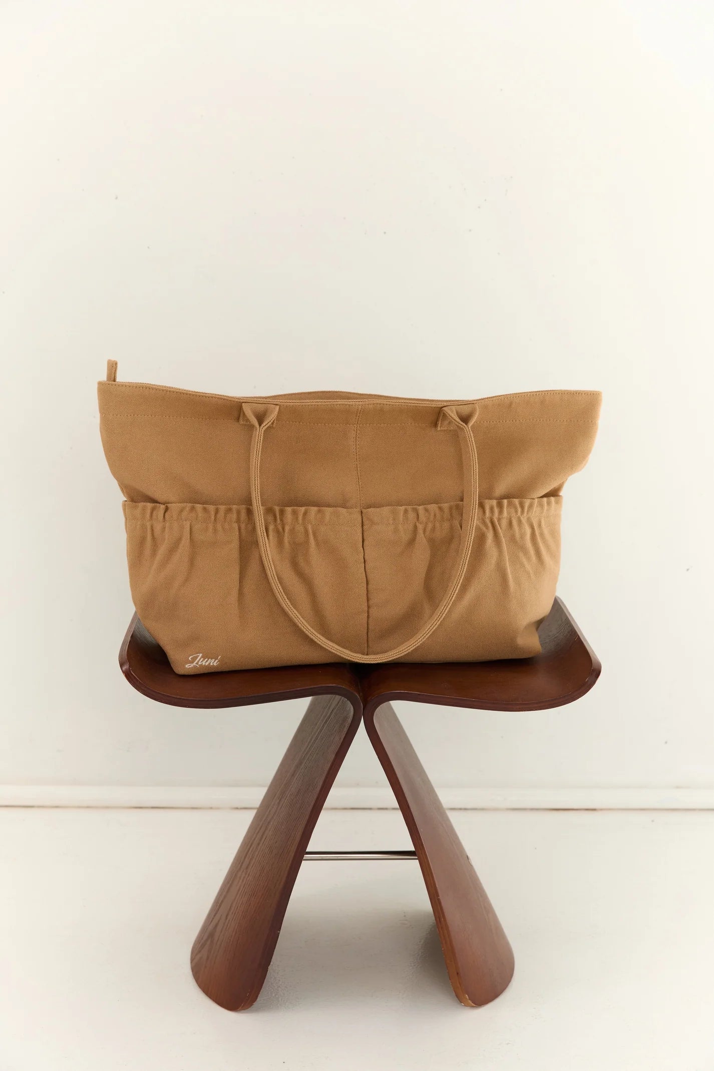 JUNI - The Daily Tote Tan