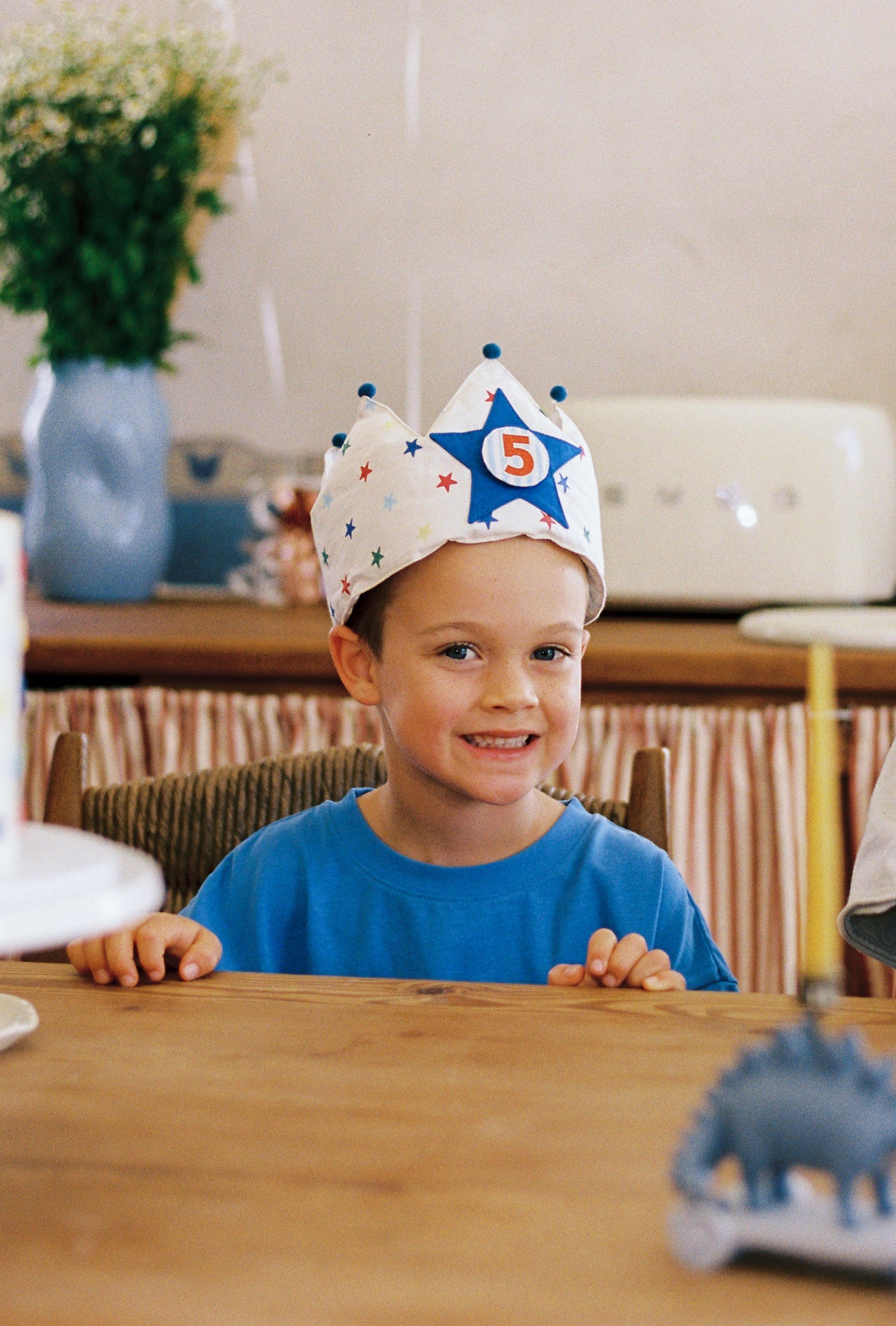 The Wholesome Store - Birthday Crown Stars