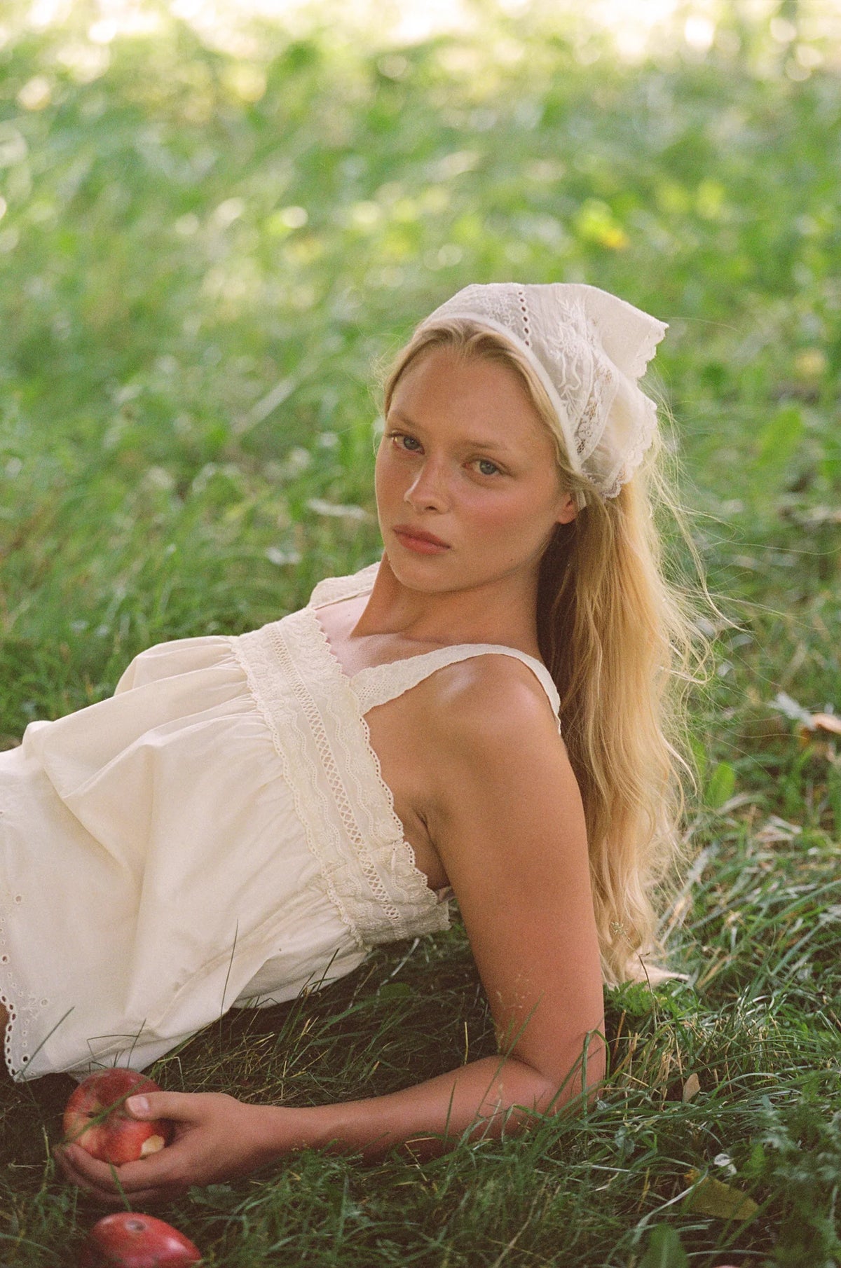 PRE-ORDER JUNI - Lace Headscarf Blanc
