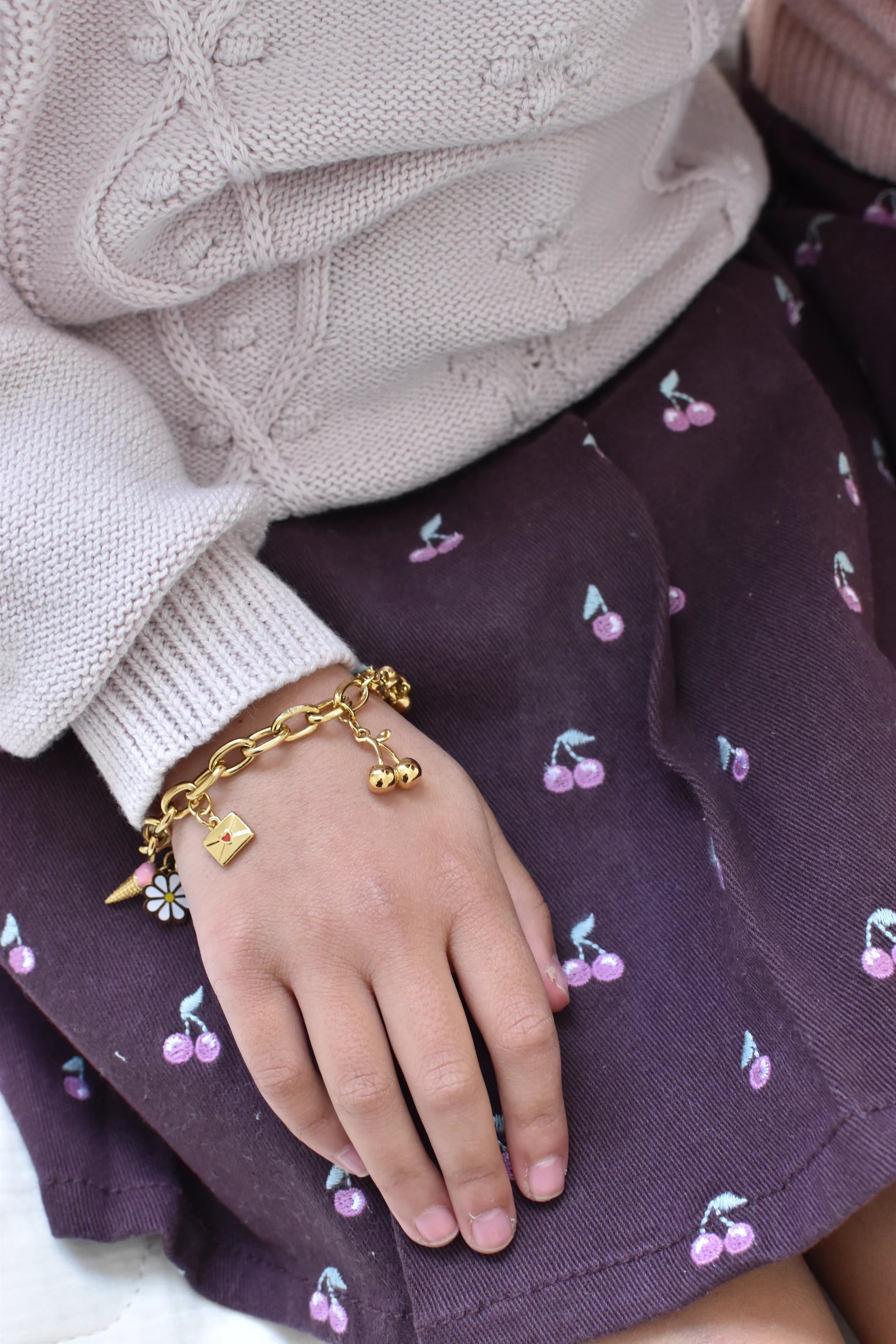 Aunt Mimi's - Girl's Charm Bracelet Kit