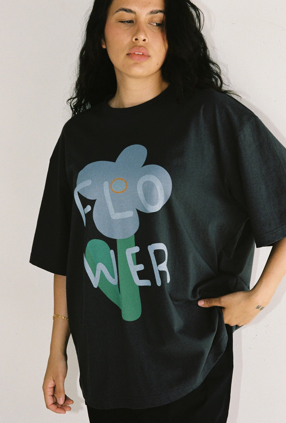 Juni - Women’s Bloom Tee Washed Black