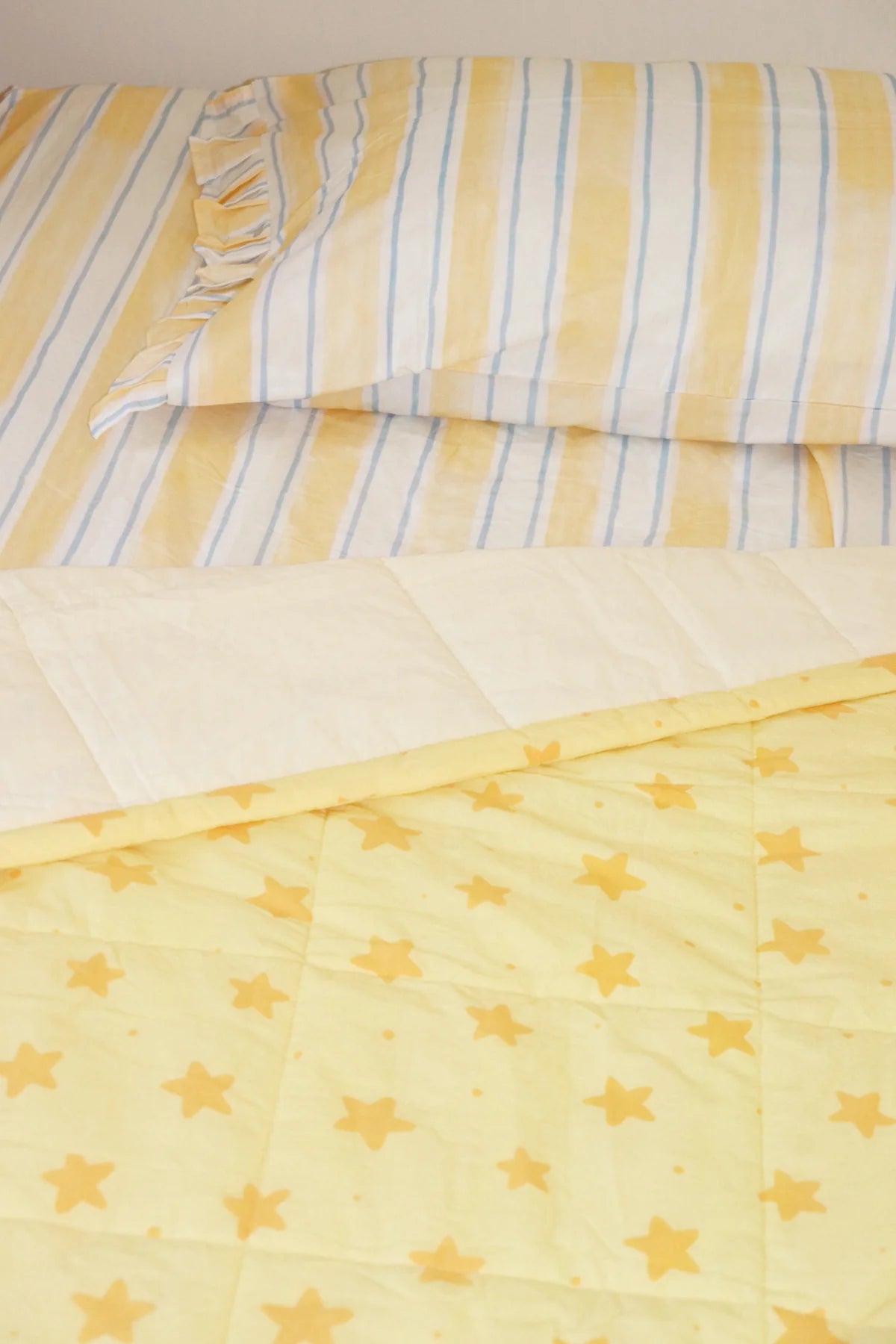 PRE-ORDER Play Linen - Star Sprinkle Reversible Quilt Single/King Single