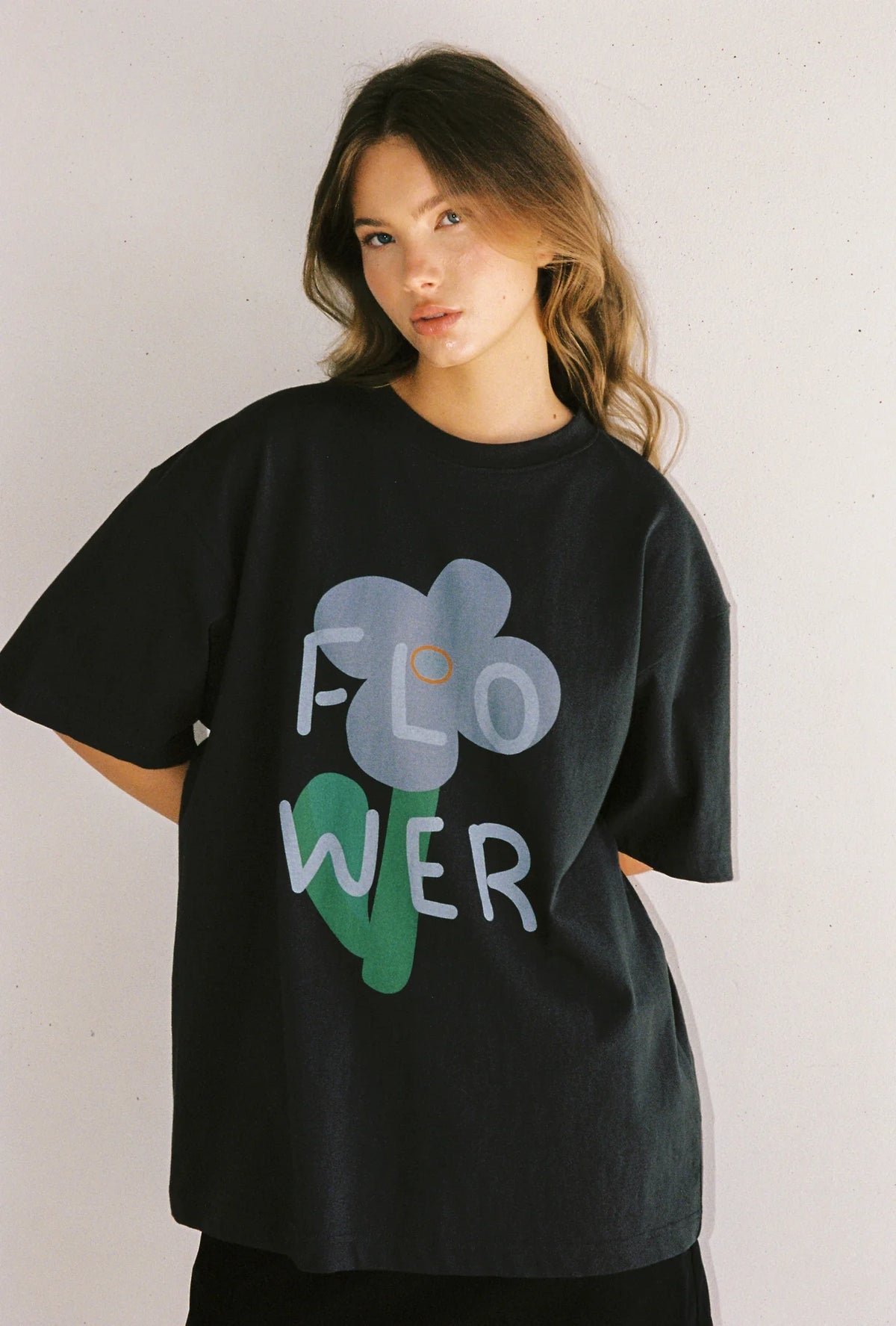 Juni - Women’s Bloom Tee Washed Black