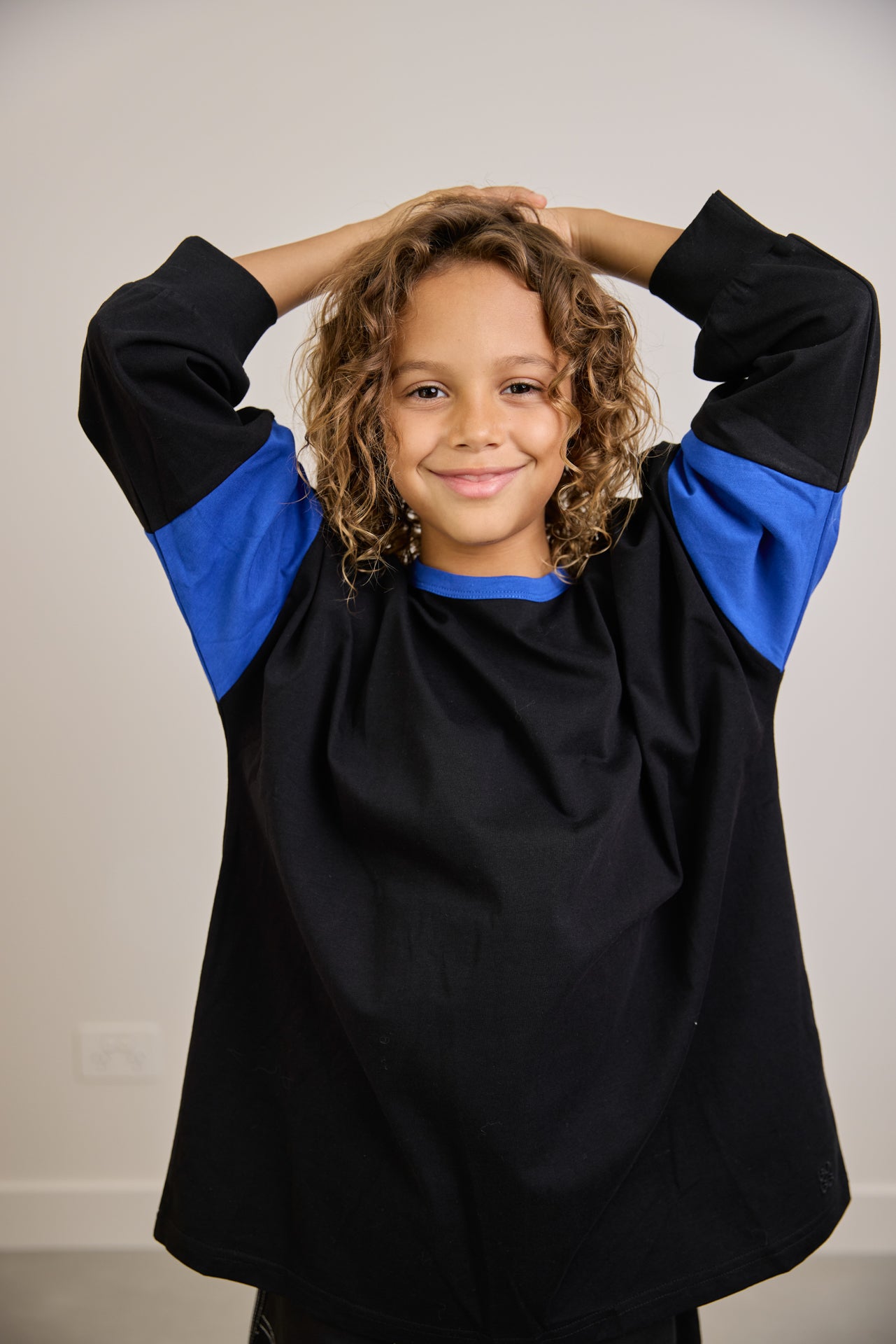 Bbobbie - Two Tone Long Sleeve Tee Black/Blue