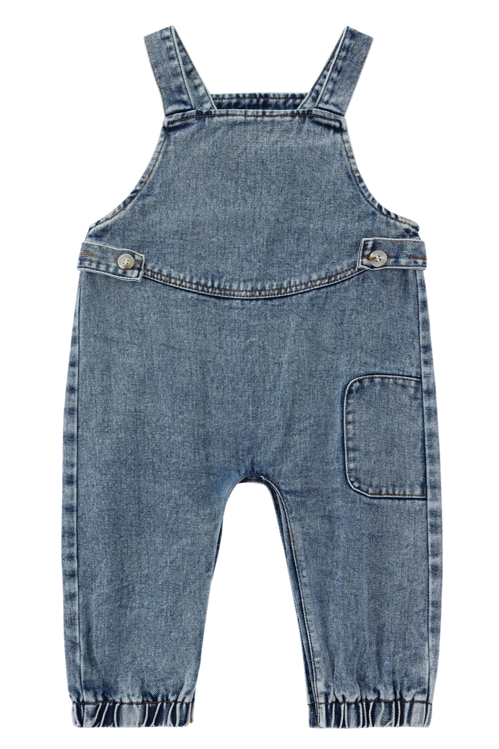 SUSUKOSHI's Denim Overalls in Sky Blue for children feature adjustable shoulder straps with buttons. Ethically made from organic cotton, these overalls have a large front pocket, a side pocket on the right leg, and gathered cuffs at the ankles for a comfortable fit.