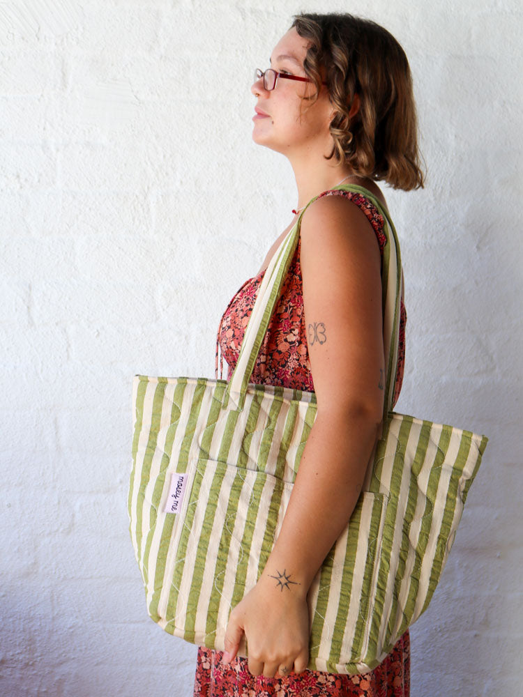 Mosey Me Pistachio Seersucker Quilted Bag detail
