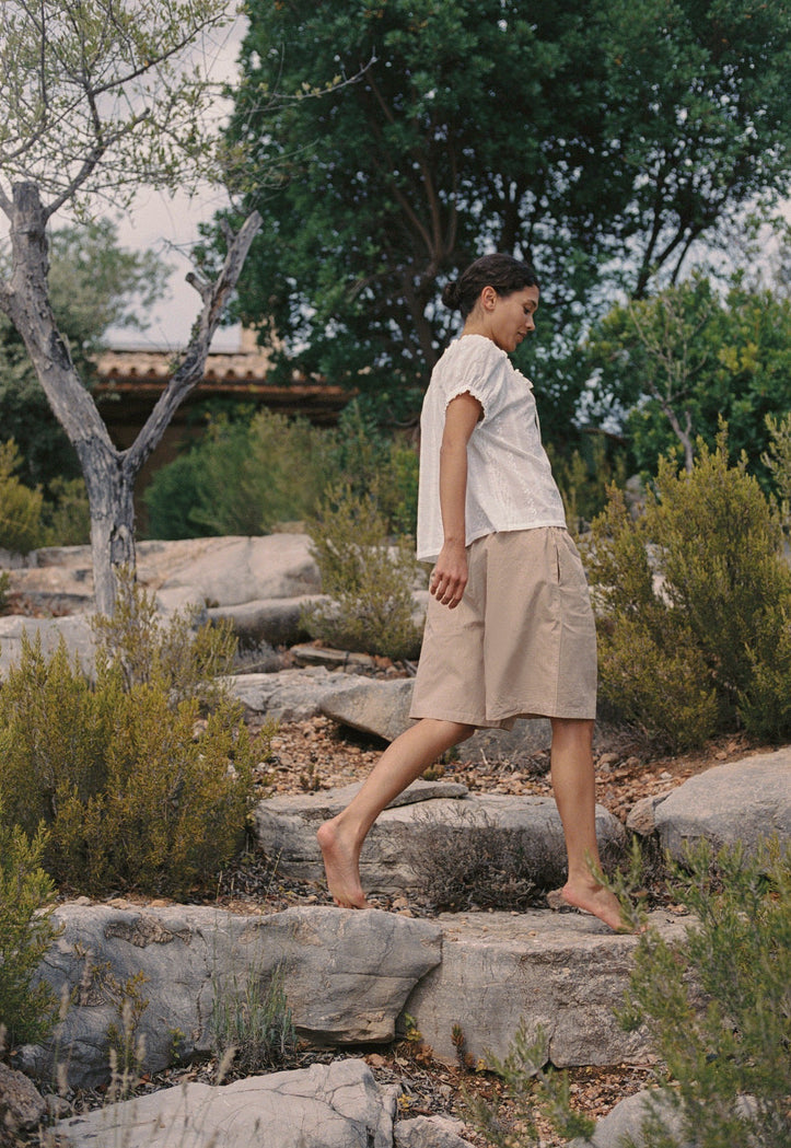 Juni Vivi Bermuda Short Wheat Check