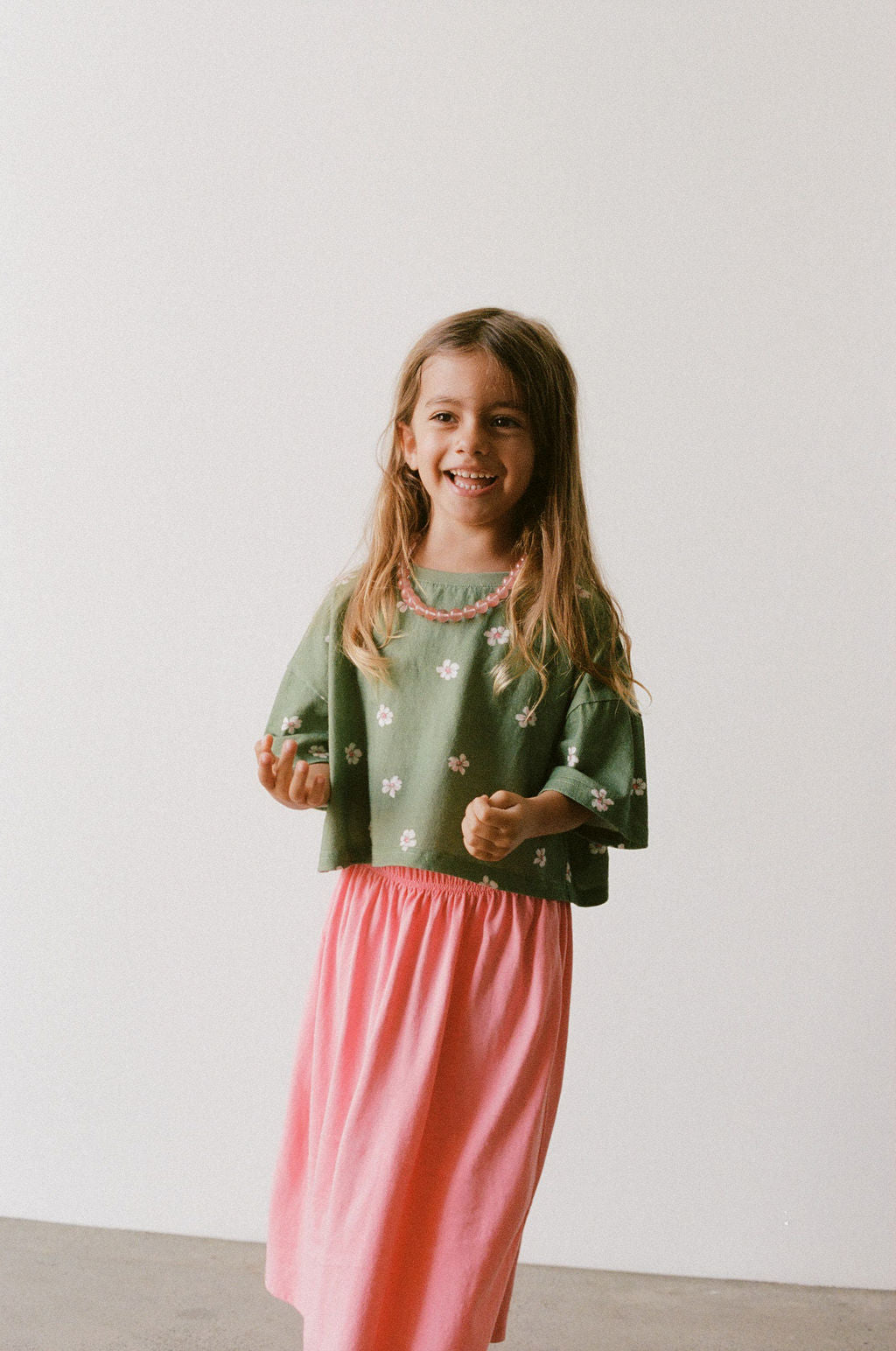Illoura the Label - Cropped Tee Field Daisy