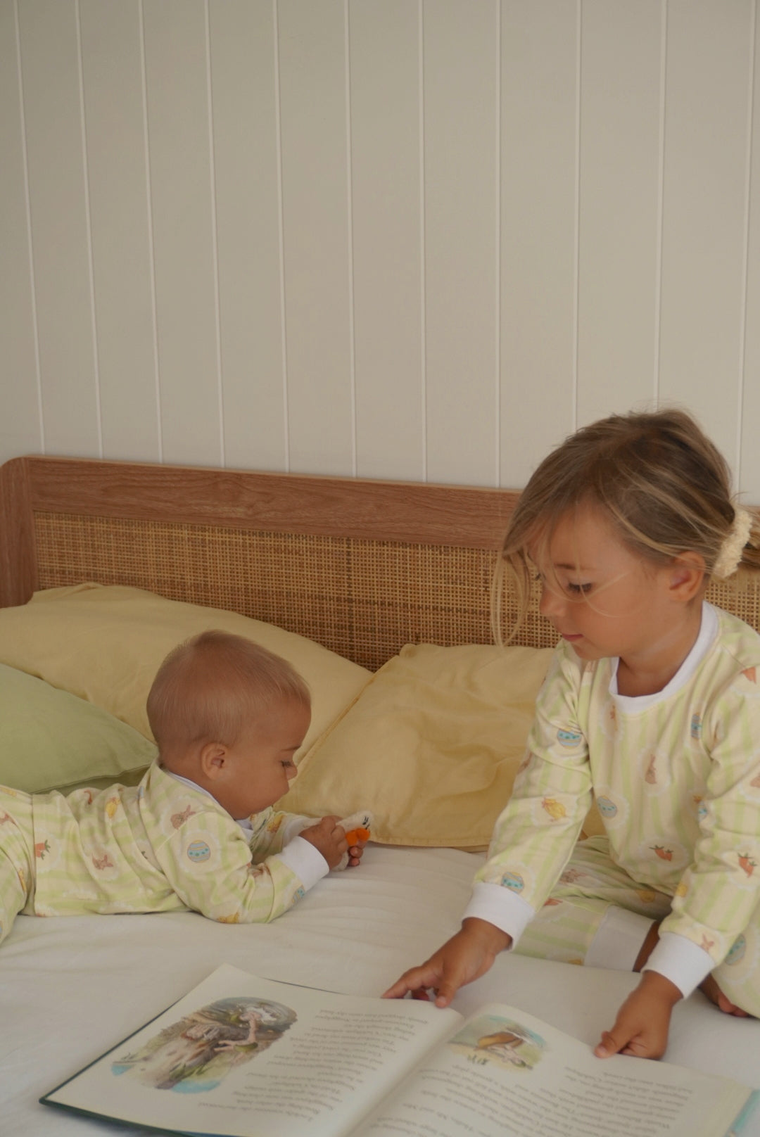 Bay Kids - Kids Sleepwear Set Carrot Patch Stripe