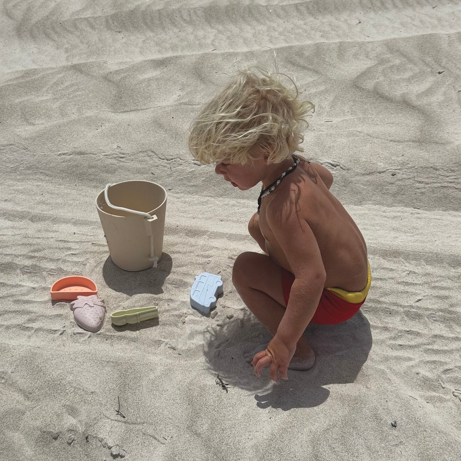 SUNNYLIFE - Silicone Bucket & Spade Set