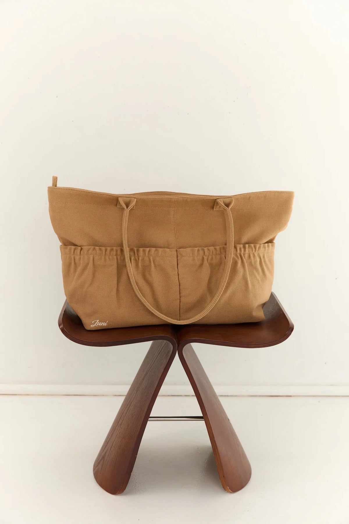 JUNI - The Daily Tote Tan
