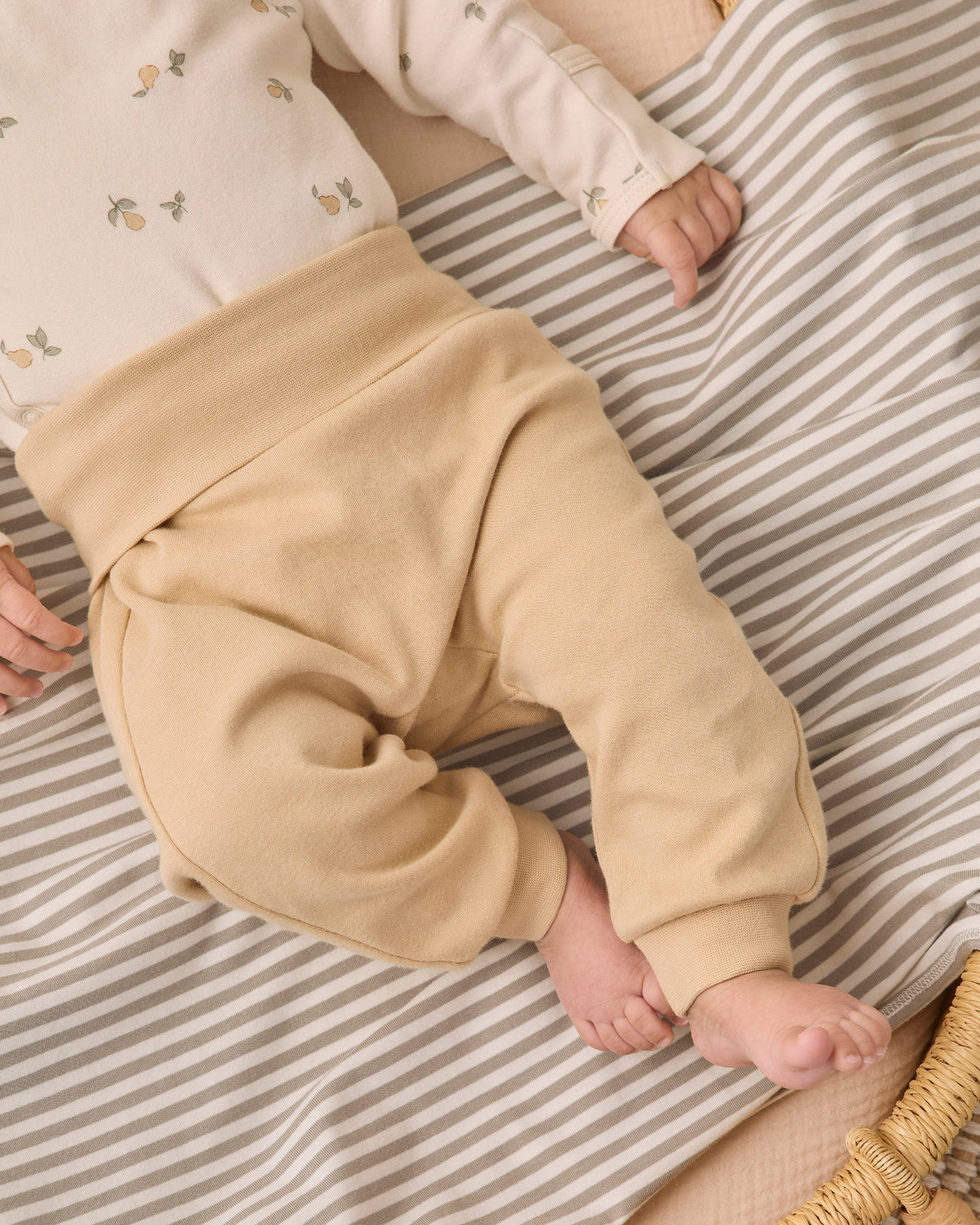 Quincy Mae Side Snap Bodysuit + Pant Set Pears