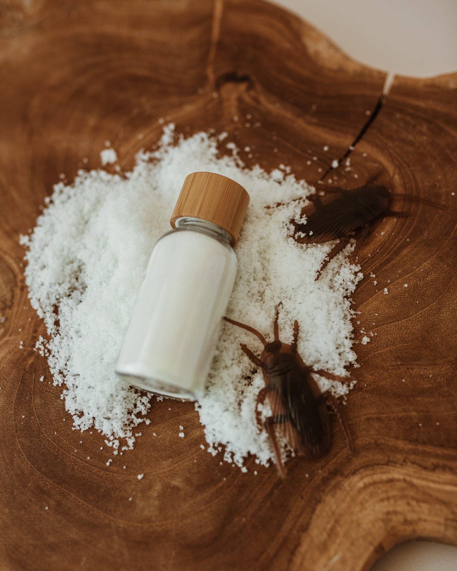 The Little Potion Co - Glow Snow (Glows in the Dark)