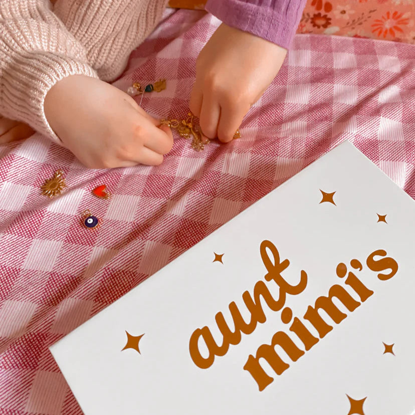 Aunt Mimi's - Girl's Charm Bracelet Kit